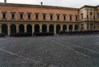 Schieramento della guardia d'onore in occasione della vista di Stato del Presidente della Finlandia