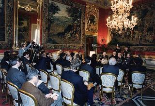 Il Presidente della Repubblica Oscar Luigi Scalfaro incontra Guido Columba, presidente dell'Unione Nazionale Cronisti Italiani, ed i vincitori e organizzatori del "Premio cronista" 1996