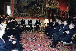 Il Presidente della Repubblica Oscar Luigi Scalfaro incontra Guido Columba, presidente dell'Unione Nazionale Cronisti Italiani, ed i vincitori e organizzatori del "Premio cronista" 1996