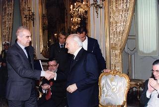 Il Presidente della Repubblica Oscar Luigi Scalfaro riceve in udienza l'avv. Filippo Lubrano, presidente del Consiglio dell'Ordine degli avvocati e procuratori di Roma, gli avvocati insigniti per la lunga attività professionale ed i magistrati di Cassazione con funzioni direttive recentemente collocati a riposo
