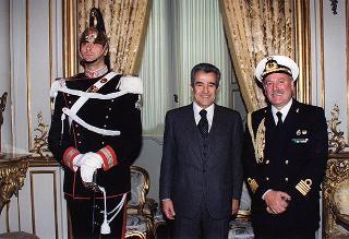 Il Presidente della Repubblica Oscar Luigi Scalfaro riceve in udienza l'avv. Filippo Lubrano, presidente del Consiglio dell'Ordine degli avvocati e procuratori di Roma, gli avvocati insigniti per la lunga attività professionale ed i magistrati di Cassazione con funzioni direttive recentemente collocati a riposo
