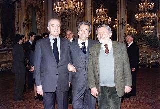 Il Presidente della Repubblica Oscar Luigi Scalfaro riceve in udienza l'avv. Filippo Lubrano, presidente del Consiglio dell'Ordine degli avvocati e procuratori di Roma, gli avvocati insigniti per la lunga attività professionale ed i magistrati di Cassazione con funzioni direttive recentemente collocati a riposo
