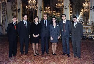 Il Presidente della Repubblica Oscar Luigi Scalfaro riceve in udienza l'avv. Filippo Lubrano, presidente del Consiglio dell'Ordine degli avvocati e procuratori di Roma, gli avvocati insigniti per la lunga attività professionale ed i magistrati di Cassazione con funzioni direttive recentemente collocati a riposo