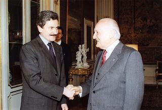 Il Presidente della Repubblica Oscar Luigi Scalfaro riceve la visita dell'on. Massimo D'Alema, presidente della Commissione parlamentare per le riforme costituzionali