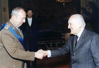 Visita di congedo del Generale di Corpo d'Armata Bonifazio Incisa di Camerana, capo di Stato maggiore dell'Esercito