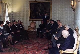 Il Presidente della Repubblica Oscar Luigi Scalfaro riceve in udienza l'avv. Vittorio Ciampi, direttore della rivista "Nuovo Mezzogiorno", con i promotori, le commissioni giudicatrici ed i vincitori della 18^ edizione dei Premi "Nuovo Mezzogiorno"