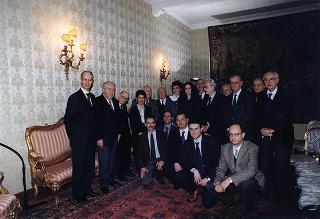Il Presidente della Repubblica Oscar Luigi Scalfaro riceve in udienza l'avv. Vittorio Ciampi, direttore della rivista "Nuovo Mezzogiorno", con i promotori, le commissioni giudicatrici ed i vincitori della 18^ edizione dei Premi "Nuovo Mezzogiorno"
