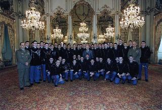 Il Presidente della Repubblica Oscar Luigi Scalfaro riceve la visita del Colonnello Giuliano Giglio, Comandante della Scuola Militare della Nunziatella, con una delegazione di allievi dell'Istituto