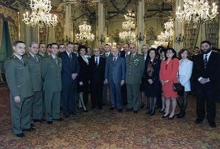 Il Presidente della Repubblica Oscar Luigi Scalfaro riceve la visita del Colonnello Giuliano Giglio, Comandante della Scuola Militare della Nunziatella, con una delegazione di allievi dell'Istituto