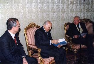 Il Presidente della Repubblica Oscar Luigi Scalfaro incontra Aldo Pagni, presidente della Federazione Nazionale degli Ordini dei Medici Chirurghi e degli Odontoiatri, con il Comitato centrale