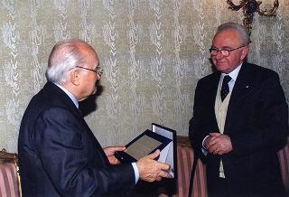 Il Presidente della Repubblica Oscar Luigi Scalfaro incontra Aldo Pagni, presidente della Federazione Nazionale degli Ordini dei Medici Chirurghi e degli Odontoiatri, con il Comitato centrale