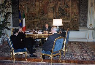 Il Presidente della Repubblica Oscar Luigi Scalfaro riceve in udienza Giulio Anselmi, nuovo direttore dell'ANSA, con Bruno Caselli, direttore uscente