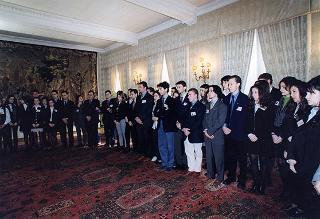 Il Presidente della Repubblica Oscar Luigi Scalfaro riceve in udienza un gruppo di studenti delle Scuole medie della Provincia regionale di Agrigento