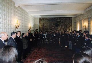 Il Presidente della Repubblica Oscar Luigi Scalfaro riceve in udienza un gruppo di studenti delle Scuole medie della Provincia regionale di Agrigento