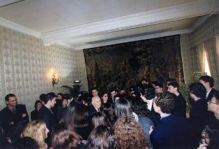 Il Presidente della Repubblica Oscar Luigi Scalfaro riceve in udienza un gruppo di studenti delle Scuole medie della Provincia regionale di Agrigento