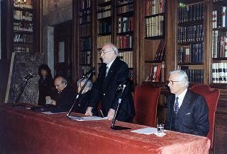 Intervento del Presidente della Repubblica alla cerimonia di presentazione dell'attività dell'Associazione ricerche coronariche per la terapia e la prevenzione dell'infarto, presso l'Accademia Nazionale dei Lincei. Roma (Palazzo Corsini)