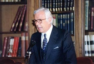 Intervento del Presidente della Repubblica alla cerimonia di presentazione dell'attività dell'Associazione ricerche coronariche per la terapia e la prevenzione dell'infarto, presso l'Accademia Nazionale dei Lincei. Roma (Palazzo Corsini)