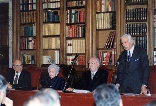Intervento del Presidente della Repubblica alla cerimonia di presentazione dell'attività dell'Associazione ricerche coronariche per la terapia e la prevenzione dell'infarto, presso l'Accademia Nazionale dei Lincei. Roma (Palazzo Corsini)