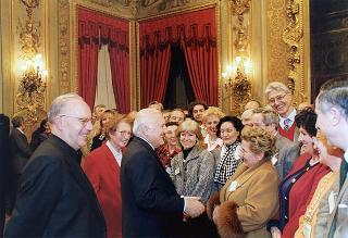 Incontro del Presidente della Repubblica Oscar Luigi Scalfaro con la prof.ssa Cesarina Checcacci, presidente dell'Unione Cattolica Italiana Insegnanti Medi, e una delegazione di partecipanti al 19° Congresso nazionale dell'UCIIM