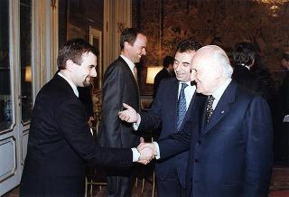 Il Presidente della Repubblica Oscar Luigi Scalfaro incontra Giovanni Moro, segretario nazionale del Movimento Federativo Democratico, con alcuni esponenti dell'iniziativa "Pit Salute", promossa dal Movimento