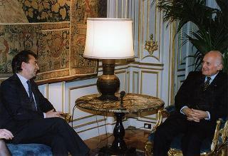 Il Presidente della Repubblica Oscar Luigi Scalfaro incontra Giovanni Moro, segretario nazionale del Movimento Federativo Democratico, con alcuni esponenti dell'iniziativa "Pit Salute", promossa dal Movimento