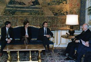 Il Presidente della Repubblica Oscar Luigi Scalfaro incontra Giovanni Moro, segretario nazionale del Movimento Federativo Democratico, con alcuni esponenti dell'iniziativa "Pit Salute", promossa dal Movimento