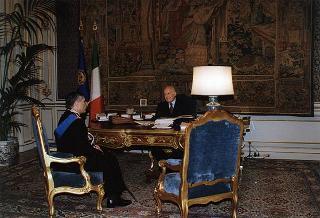 Il Presidente della Repubblica Oscar Luigi Scalfaro riceve la visita del Generale di Corpo d'Armata Sergio Siracusa, nuovo Comandante Generale dell'Arma dei Carabinieri
