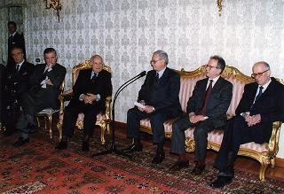 Incontro del Presidente della Repubblica Oscar Luigi Scalfaro con l'on. prof. Luigi Berlinguer, ministro della Pubblica istruzione e dell'Università e della ricerca scientifica e tecnologica, con il prof. Paolo Mantegazza rettore dell'Università Statale e il prof. Adriano De Maio del Politecnico di Milano, ed alcuni presidi dei due Atenei