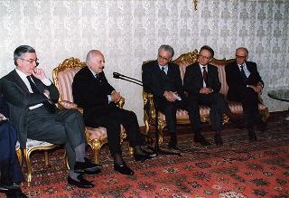 Incontro del Presidente della Repubblica Oscar Luigi Scalfaro con l'on. prof. Luigi Berlinguer, ministro della Pubblica istruzione e dell'Università e della ricerca scientifica e tecnologica, con il prof. Paolo Mantegazza rettore dell'Università Statale e il prof. Adriano De Maio del Politecnico di Milano, ed alcuni presidi dei due Atenei