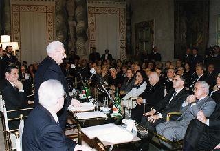 Intervento del Presidente della Repubblica alla cerimonia di presentazione del libro "Attualità di Enrico De Nicola" di Giovanni Leone. Roma, Senato della Repubblica