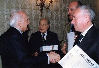 Il Presidente della Repubblica Oscar Luigi Scalfaro riceve una delegazione di parlamentari, sindaci ed amministratori locali del Fortore Beneventano