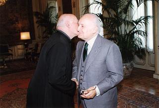 Incontro del Presidente della Repubblica Oscar Luigi Scalfaro con Don Camillo Nobile