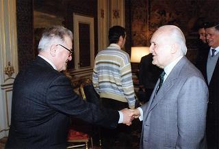 Incontro del Presidente della Repubblica Oscar Luigi Scalfaro con Don Camillo Nobile