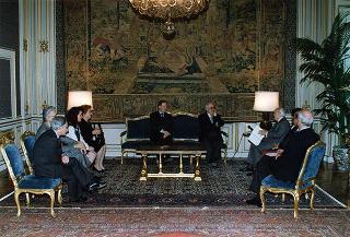 Il Presidente della Repubblica Oscar Luigi Scalfaro riceve in udienza Santi Flavio Colonna, presidente dell'Associazione per il diritto a comunicare con la pace, con alcuni componenti il Gruppo di lavoro del progetto "Zum Ewigen Frieden Kant: un'idea dall'Europa", per presentare l'iniziativa