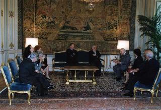 Il Presidente della Repubblica Oscar Luigi Scalfaro riceve in udienza Santi Flavio Colonna, presidente dell'Associazione per il diritto a comunicare con la pace, con alcuni componenti il Gruppo di lavoro del progetto "Zum Ewigen Frieden Kant: un'idea dall'Europa", per presentare l'iniziativa