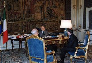 Il Presidente della Repubblica Oscar Luigi Scalfaro riceve la visita di Pietro Calabrese, direttore de "Il Messaggero"