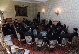 Il Presidente della Repubblica Oscar Luigi Scalfaro riceve Mons. Gianfranco Poma, rettore maggiore dei Seminari milanesi, con un gruppo di diaconi del Seminario Arcivescovile di Milano