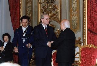 Incontro del Presidente della Repubblica Oscar Luigi Scalfaro con un gruppo parlamentare del Partito Popolare Europeo del Parlamento Europeo