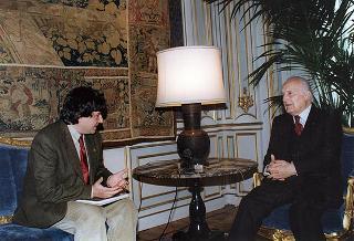 Il Presidente della Repubblica Oscar Luigi Scalfaro riceve la visita di Ermete Realacci, presidente nazionale di Legambiente, ed alcuni esponenti del Movimento, per presentare i risultati della seconda ricerca sull'ecomafia