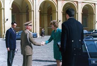 Incontro e colazione con la signora Mary Robinson, Presidente dell'Irlanda