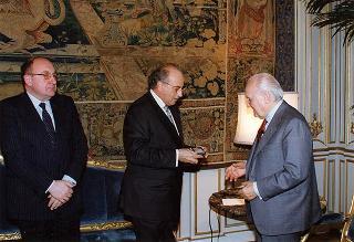 Il Presidente della Repubblica Oscar Luigi Scalfaro riceve in udienza il Rag. William Santorelli, presidente del Consiglio nazionale dei ragionieri e periti commerciali, e gli esponenti del Consiglio, in occasione del 90° anniversario della Regolamentazione giuridica della professione di ragioniere commercialista
