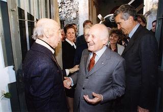 Visita del Presidente della Repubblica, in forma strettamente privata, al Maestro Umberto Mastroianni nel suo studio a Marino (Roma)