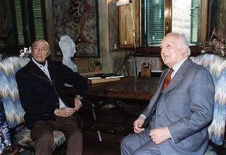 Visita del Presidente della Repubblica, in forma strettamente privata, al Maestro Umberto Mastroianni nel suo studio a Marino (Roma)