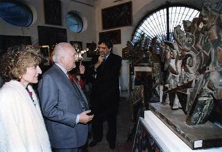 Visita del Presidente della Repubblica, in forma strettamente privata, al Maestro Umberto Mastroianni nel suo studio a Marino (Roma)