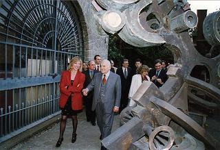 Visita del Presidente della Repubblica, in forma strettamente privata, al Maestro Umberto Mastroianni nel suo studio a Marino (Roma)