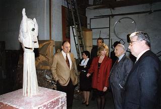 Visita del Presidente della Repubblica, in forma strettamente privata, al Maestro Umberto Mastroianni nel suo studio a Marino (Roma)