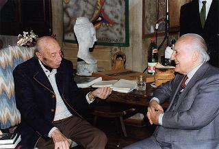 Visita del Presidente della Repubblica, in forma strettamente privata, al Maestro Umberto Mastroianni nel suo studio a Marino (Roma)