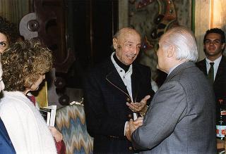 Visita del Presidente della Repubblica, in forma strettamente privata, al Maestro Umberto Mastroianni nel suo studio a Marino (Roma)