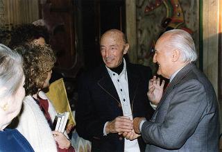 Visita del Presidente della Repubblica, in forma strettamente privata, al Maestro Umberto Mastroianni nel suo studio a Marino (Roma)