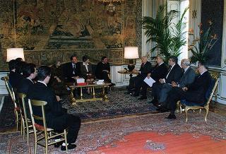 Incontro del Presidente della Repubblica Oscar Luigi Scalfaro con Don Luigi Ciotti, presidente di "Libera. Associazioni, nomi e numeri contro le mafie", con una delegazione, in occasione della "Giornata nazionale della memoria e dell'impegno", in ricordo di tutte le vittime delle mafie